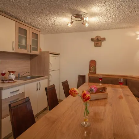 Apartment Vineyard Hocevar